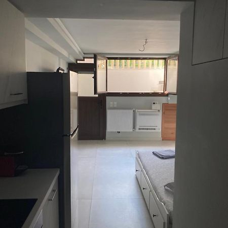 Minimalist Studio Behind Hilton Hotel Athene Buitenkant foto