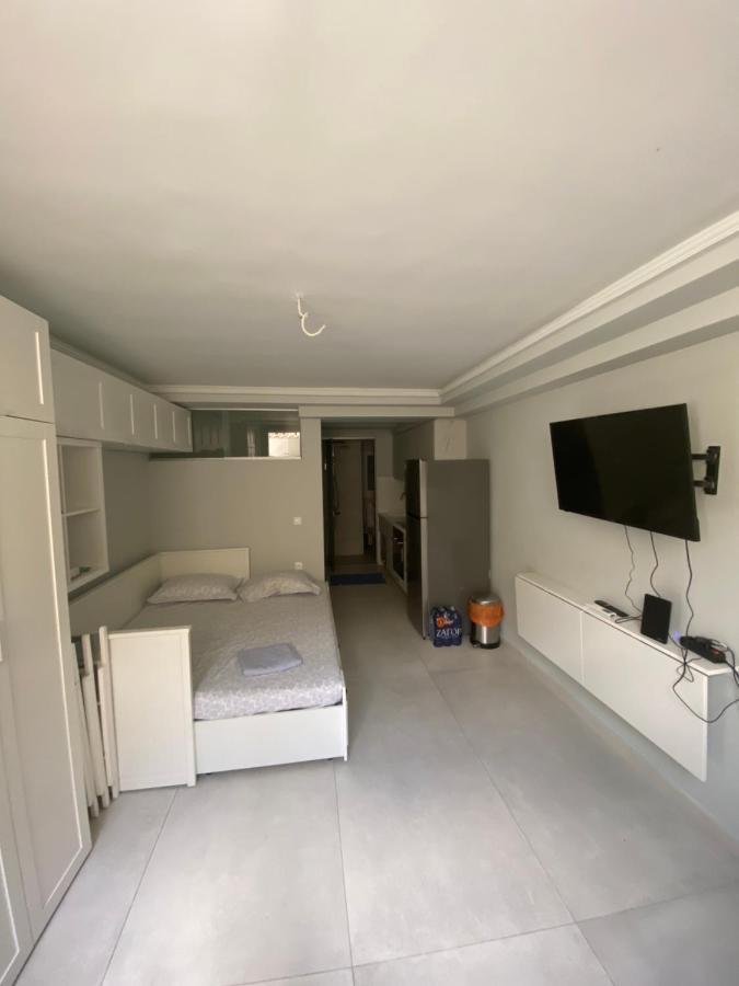 Minimalist Studio Behind Hilton Hotel Athene Buitenkant foto